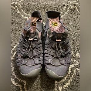 KEEN Cypress Magnet Zephyr Water Sandals 9